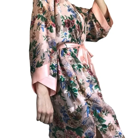 Vintage Victoria’s Secret Gold Label Sheer and Satin Robe O/S - Picture 8 of 10